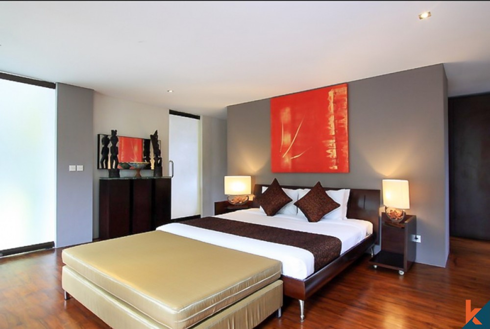 Amazing Luxurious Five Bedrooms VIlla for Sale in Drupadi
