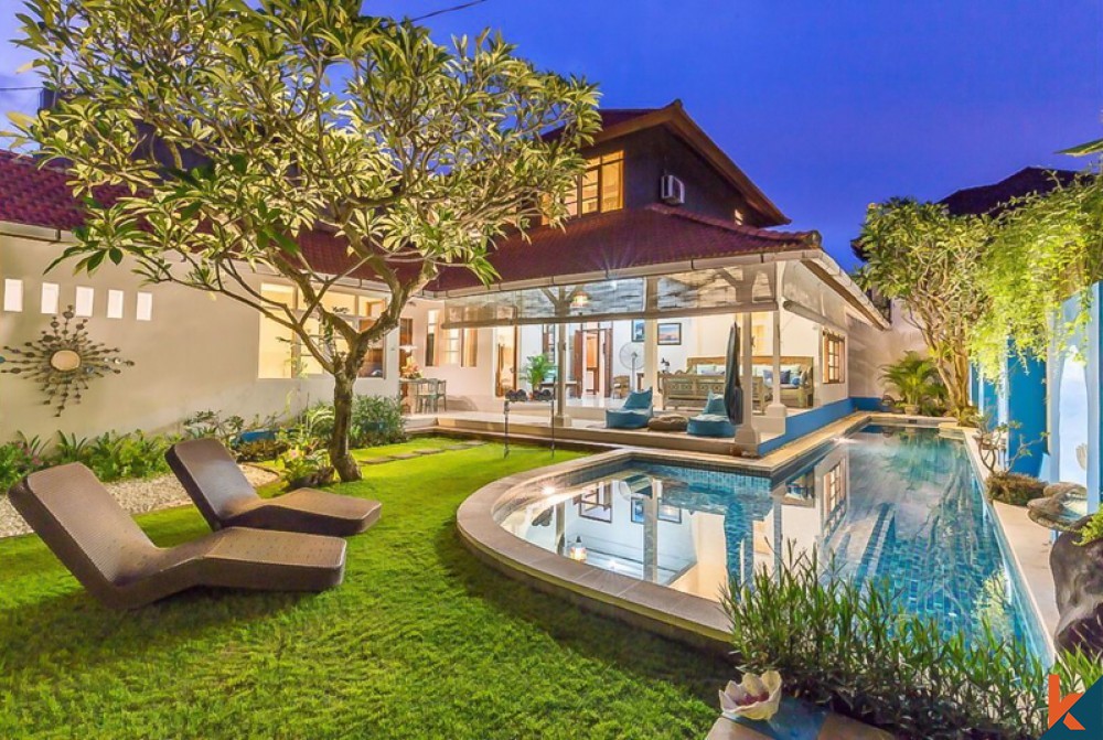 Villa Tradisional Campuran Modern Yang Indah Dijual di Jantung Seminyak