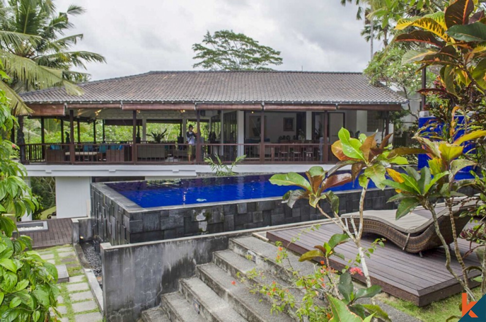 Lima Kamar Tidur yang Menakjubkan - Villa dengan Tanah Luas untuk Dijual di Ubud