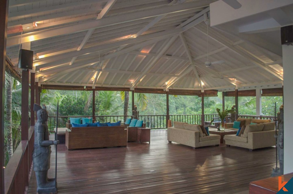 Lima Kamar Tidur yang Menakjubkan - Villa dengan Tanah Luas untuk Dijual di Ubud