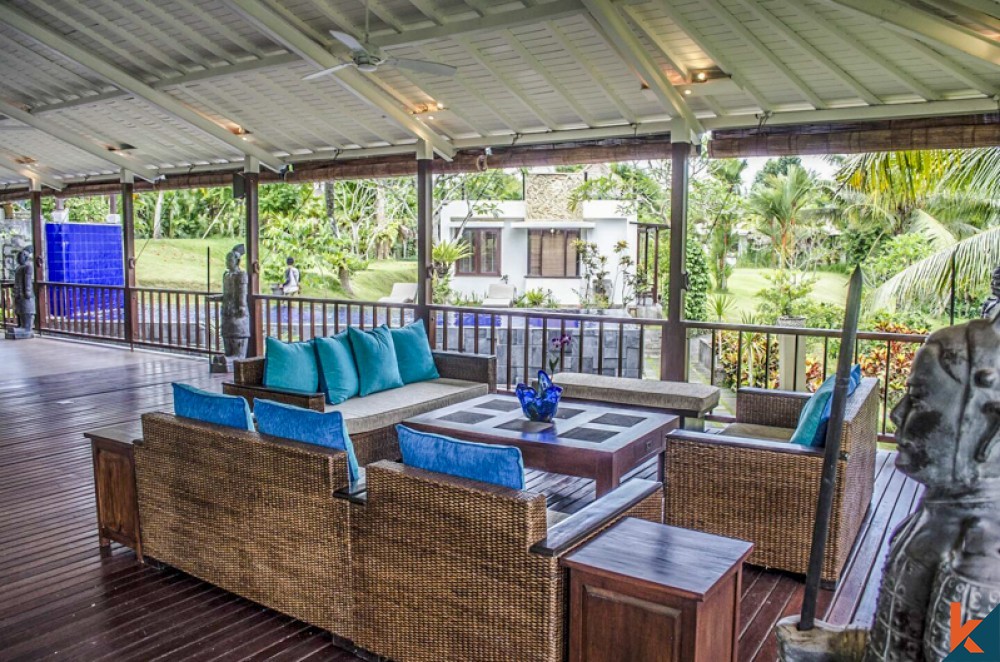 Lima Kamar Tidur yang Menakjubkan - Villa dengan Tanah Luas untuk Dijual di Ubud