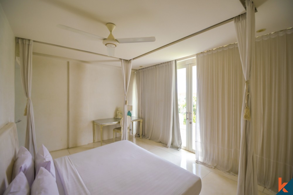 Villa de luxe avec vue sur l'océan à vendre dans un emplacement privilégié de Batu Belig