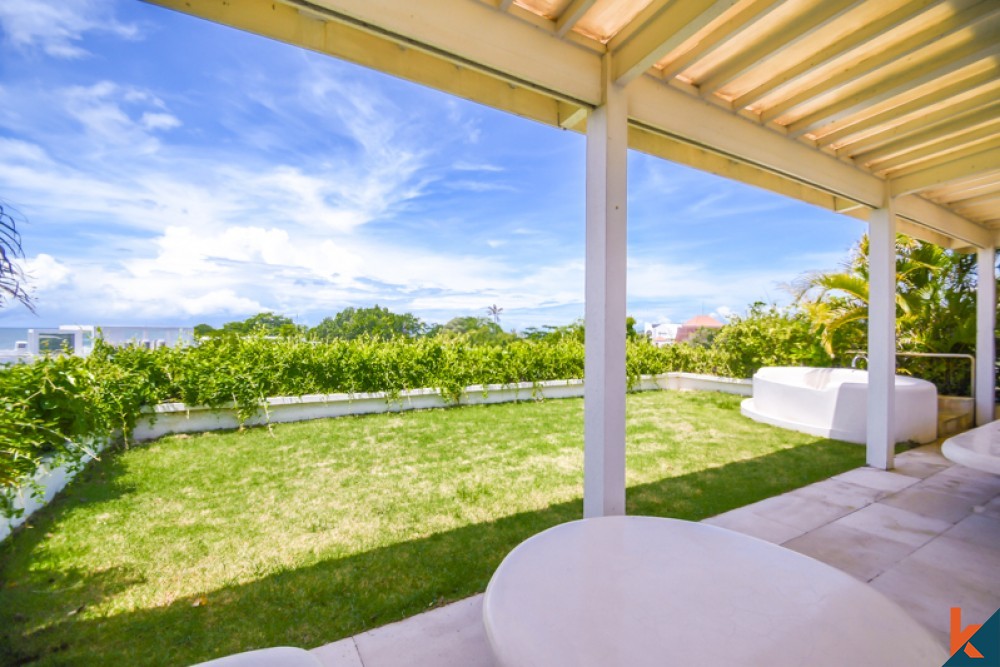 Villa de luxe avec vue sur l'océan à vendre dans un emplacement privilégié de Batu Belig