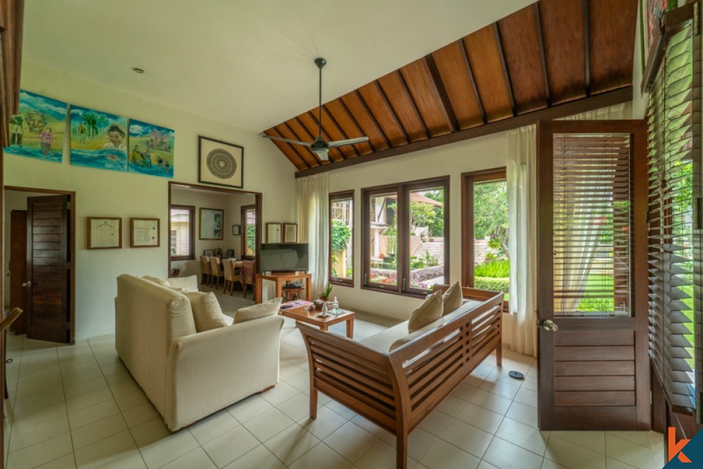 Villa de luxe en pleine propriété à vendre près de la plage à Gianyar