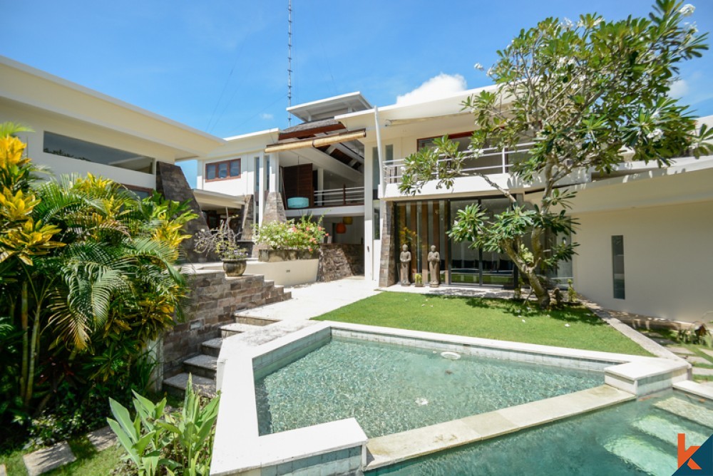 Luxurious Five Bedrooms Freehold Villa for Sale in Canggu