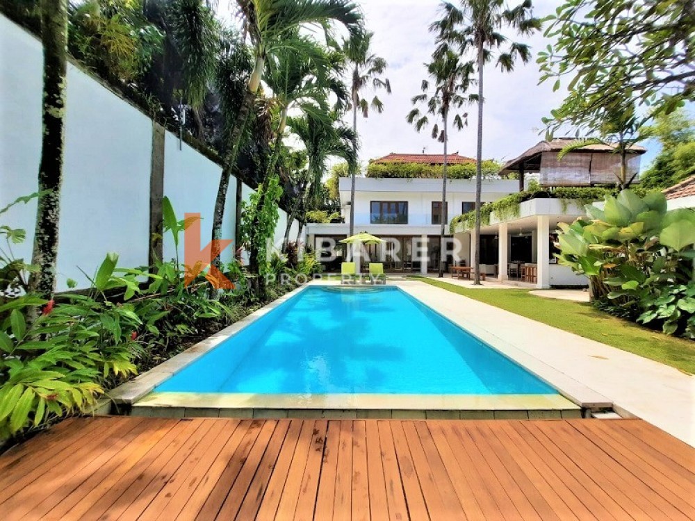 Luxurious Five Bedrooms Freehold Villa for Sale in Canggu