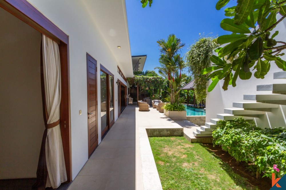 Incroyable Villa avec vue sur l'océan à distance de marche de la plage à vendre à Pererenan
