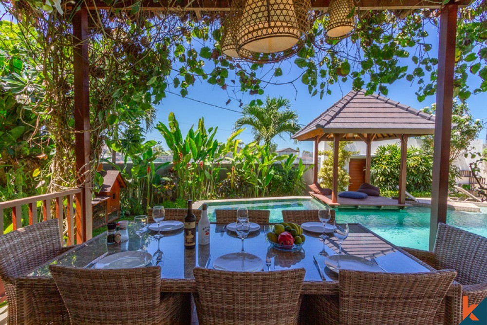 Incroyable Villa avec vue sur l'océan à distance de marche de la plage à vendre à Pererenan