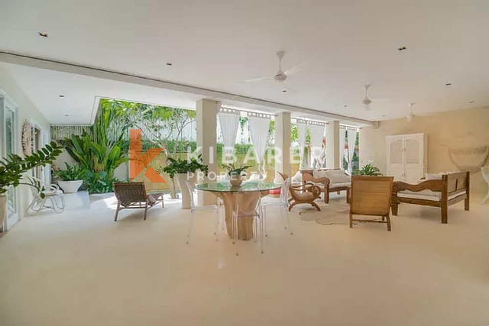 Superbe villa de trois chambres avec le meilleur emplacement à Canggu