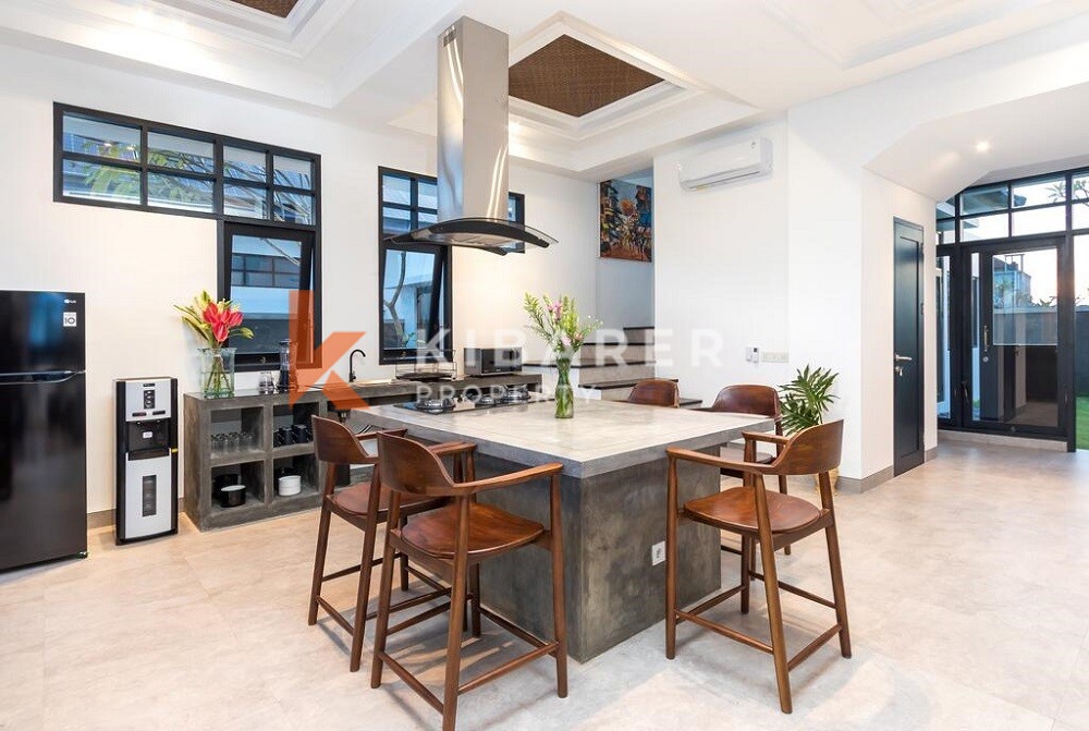 Gorgeous Four Bedroom Villa perfectly situated in Canggu ( will be available 9th October 2023 )