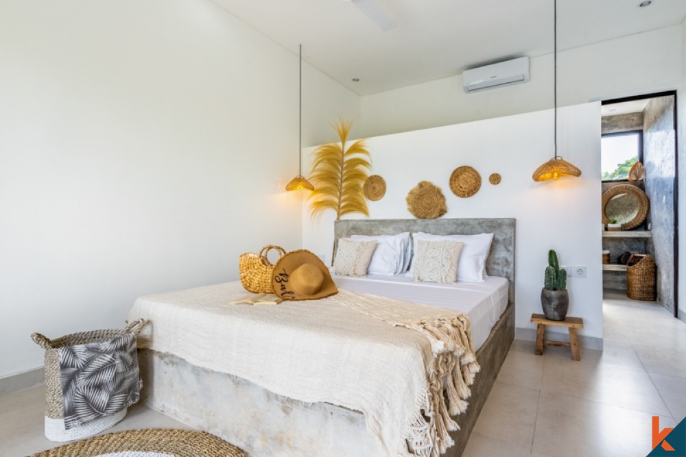 Villa Baru dengan Pemandangan Hutan Dijual di Canggu