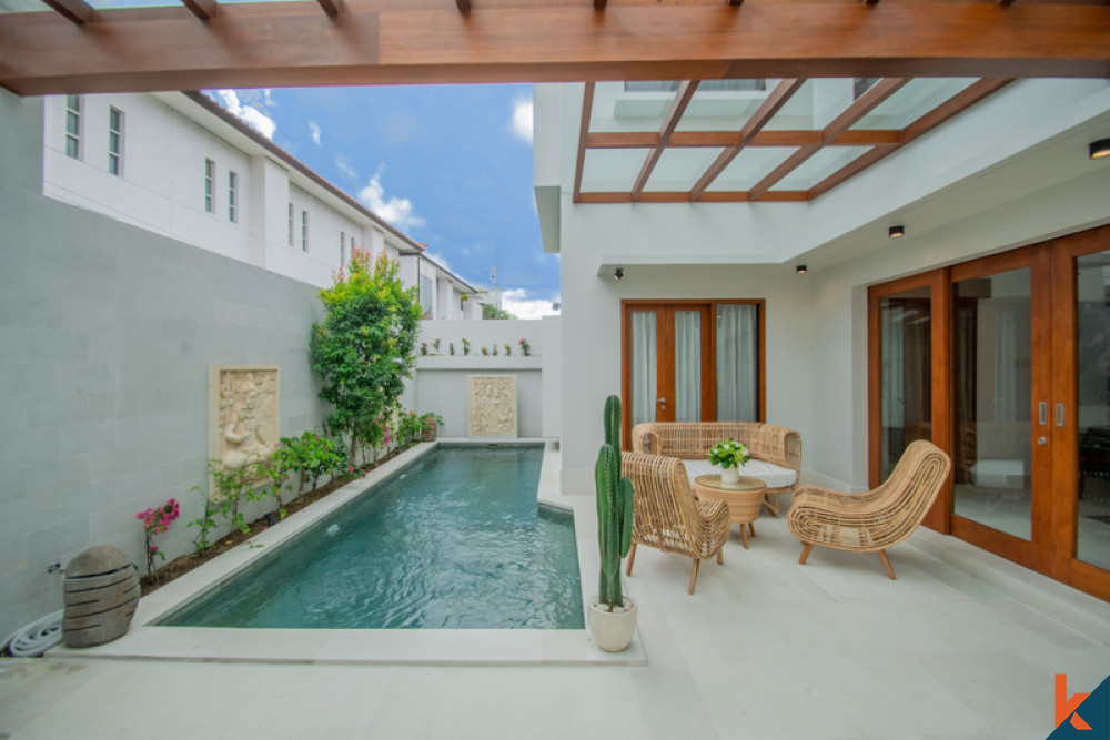 Villa en pleine propriété luxueuse et moderne à vendre dans un emplacement privilégié de Seminyak