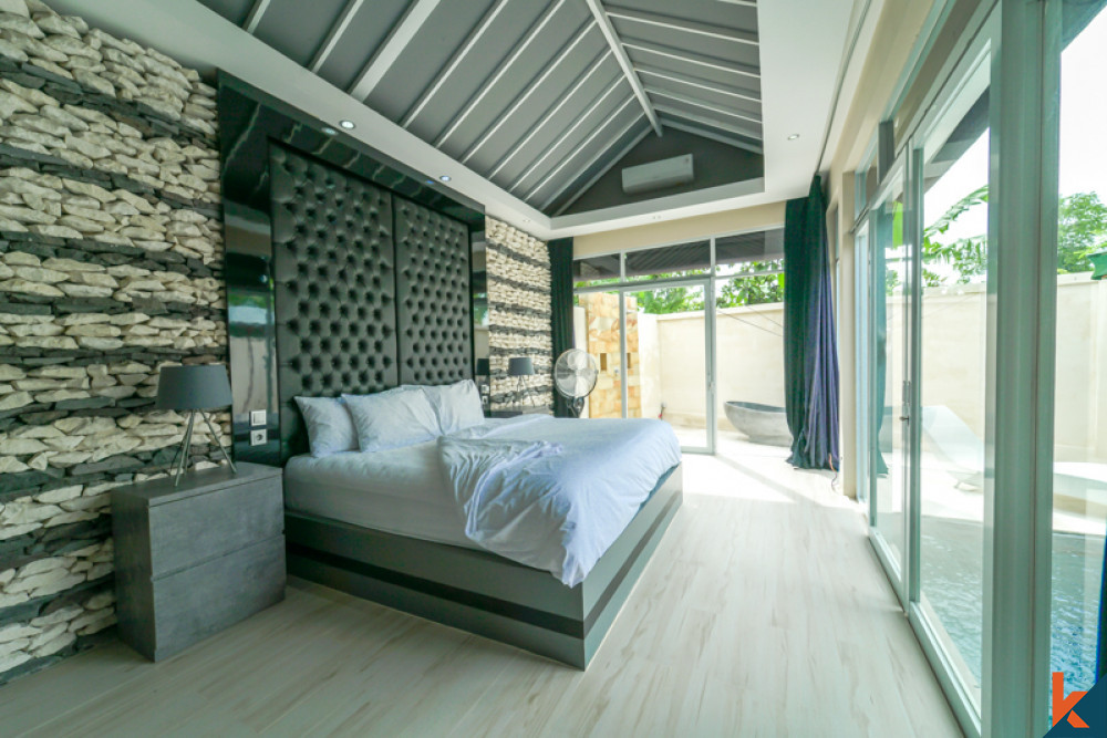 Villa Bergaya Satu Kamar Tidur Menakjubkan Dijual di Kerobokan