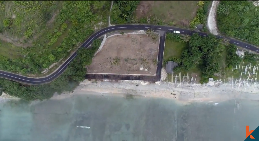 Amazing Beachfront Land 17 Are à Nusa Penida à vendre