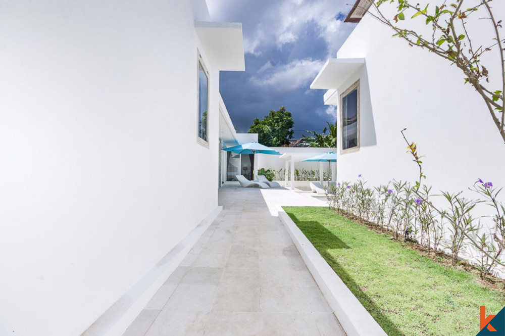 Luxurious Modern Three Bedrooms VIlla for Sale in Balangan