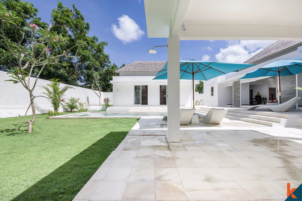 Luxurious Modern Three Bedrooms VIlla for Sale in Balangan