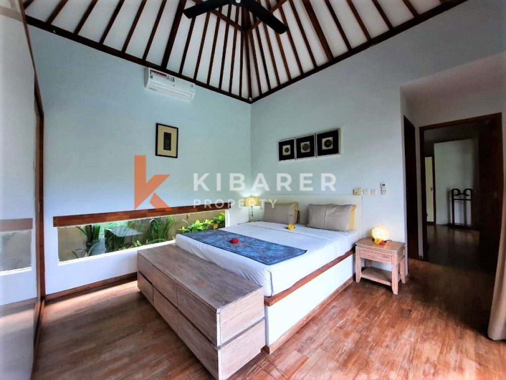 Beautiful Three Bedrooms Enclosed Living Villa Villa In Batu Bolong (Available on June 15th 2024)