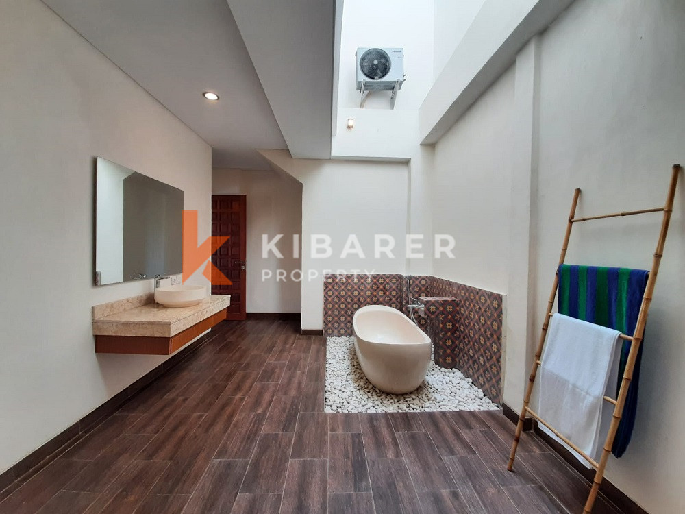 Vila 3 Kamar Tidur yang Nyaman di daerah yang indah di Buduk