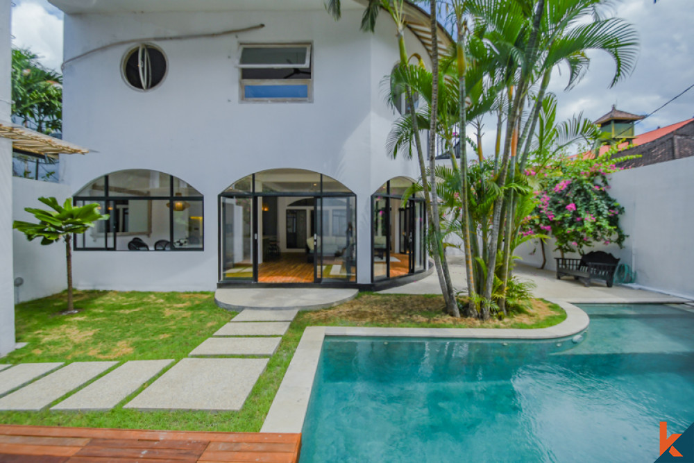 Villa élégante de 5 chambres à vendre dans un emplacement privilégié de Seminyak