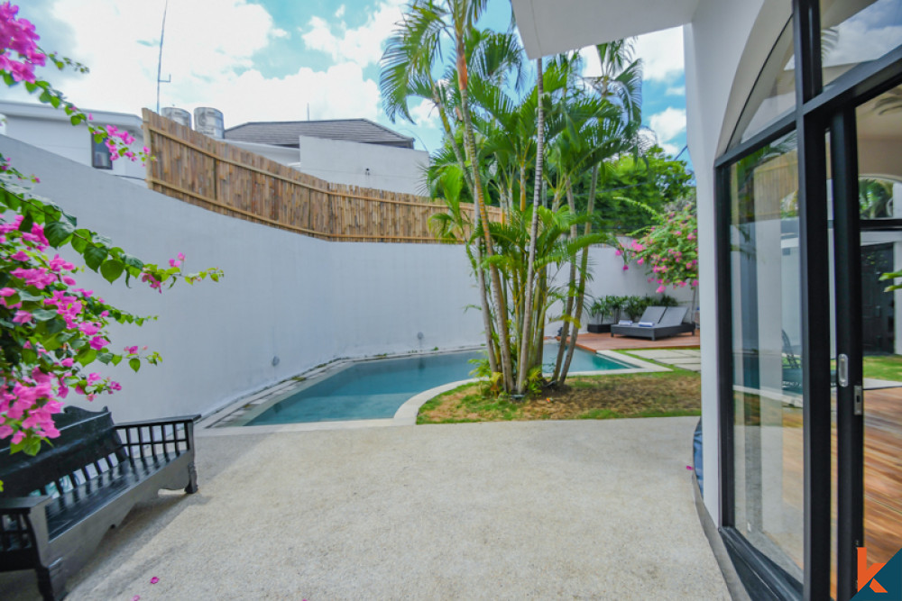 Villa élégante de 5 chambres à vendre dans un emplacement privilégié de Seminyak