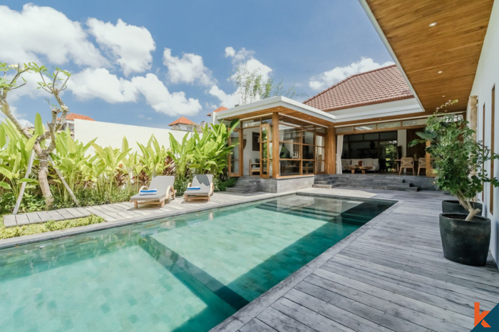 Villa neuve de trois chambres avec vue imprenable à vendre à Canggu