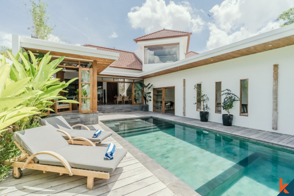 Villa neuve de trois chambres avec vue imprenable à vendre à Canggu