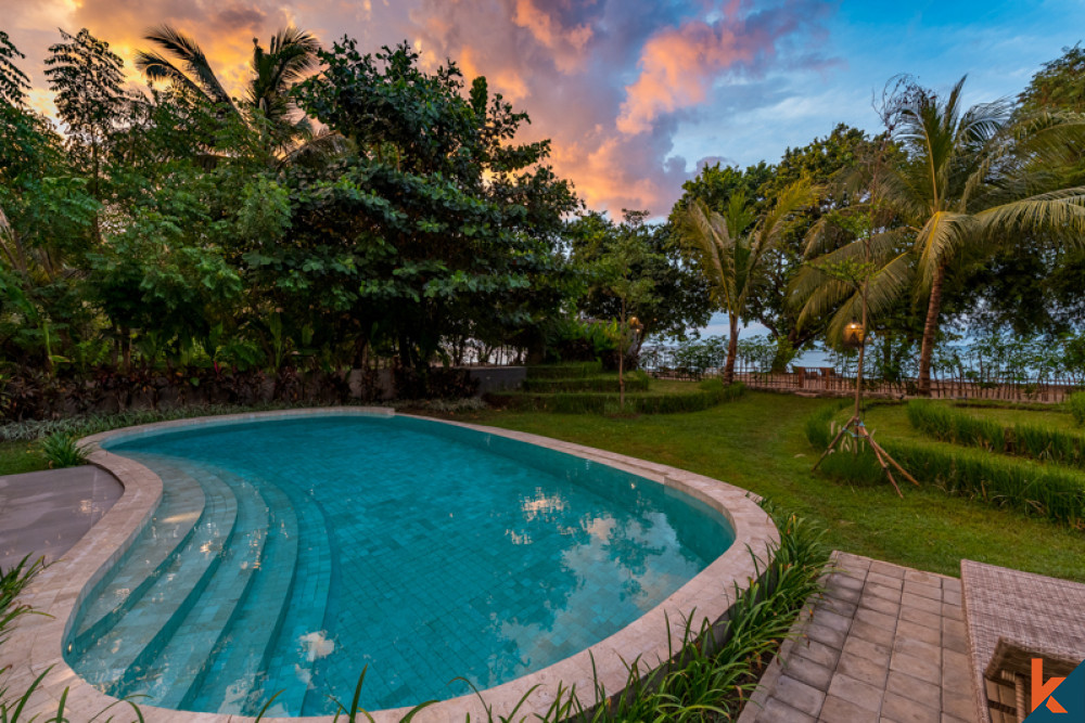 Villa absolue en bord de mer avec plage de sable blanc à vendre à Lombok