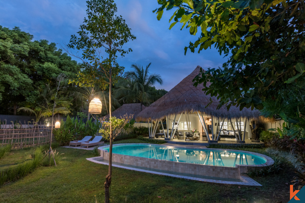 Villa absolue en bord de mer avec plage de sable blanc à vendre à Lombok