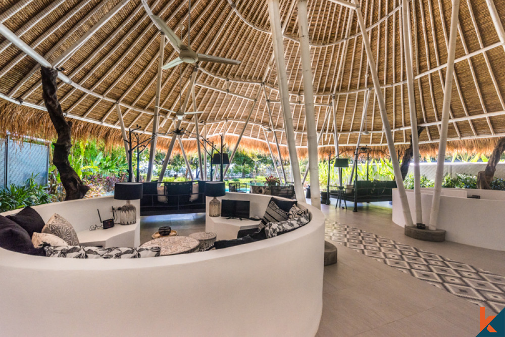 Villa absolue en bord de mer avec plage de sable blanc à vendre à Lombok