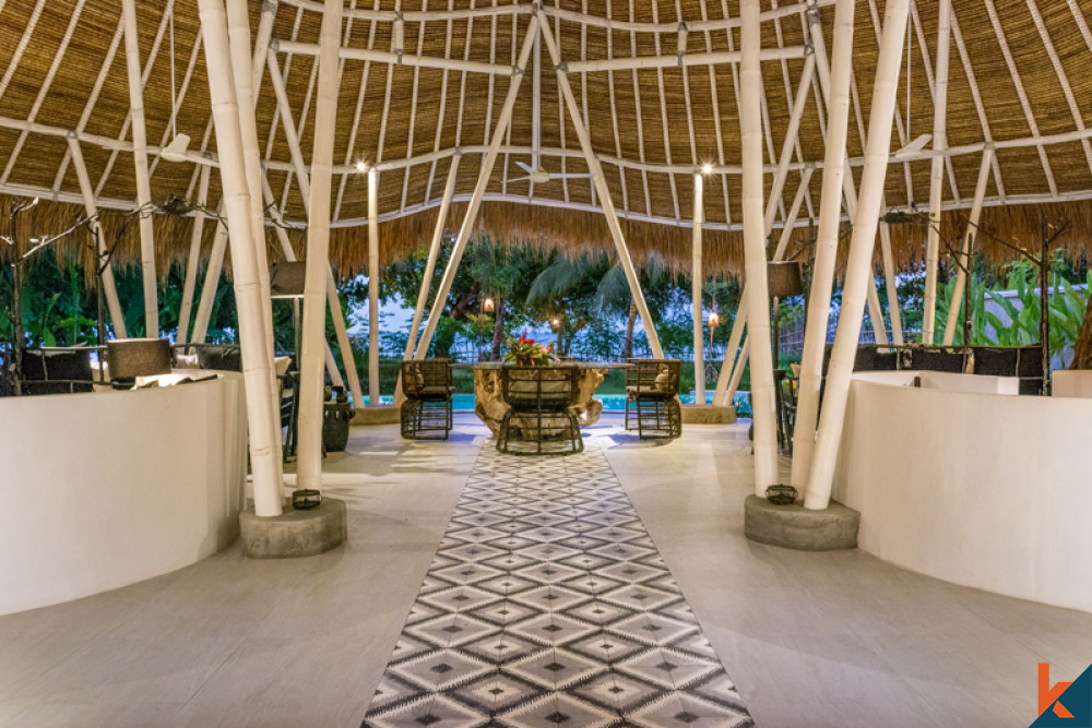 Villa absolue en bord de mer avec plage de sable blanc à vendre à Lombok