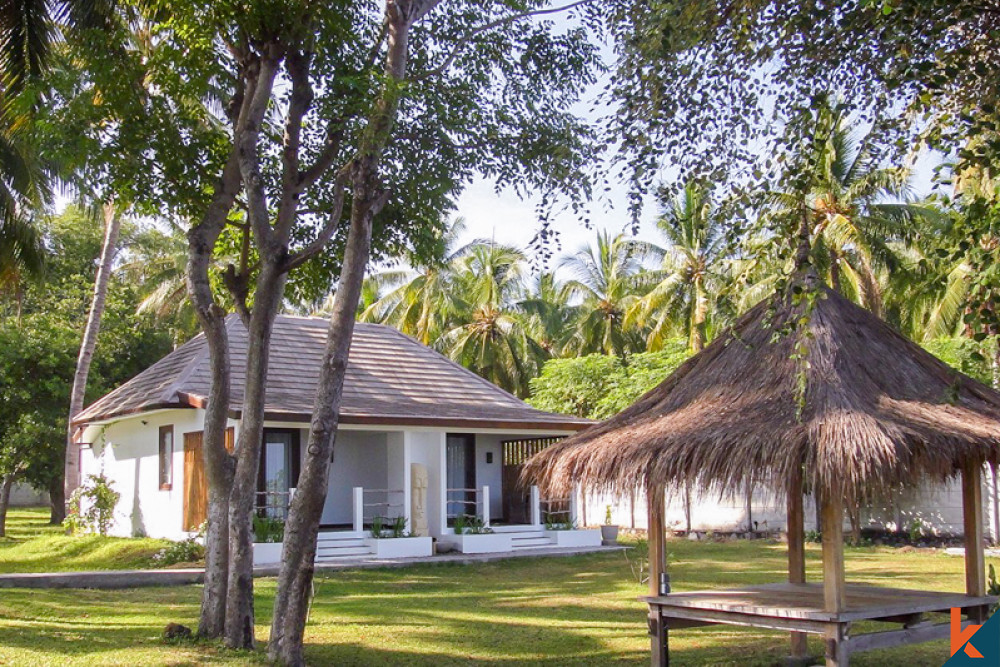 Absolute Beachfront confortable Villa en pleine propriété à vendre à Lombok