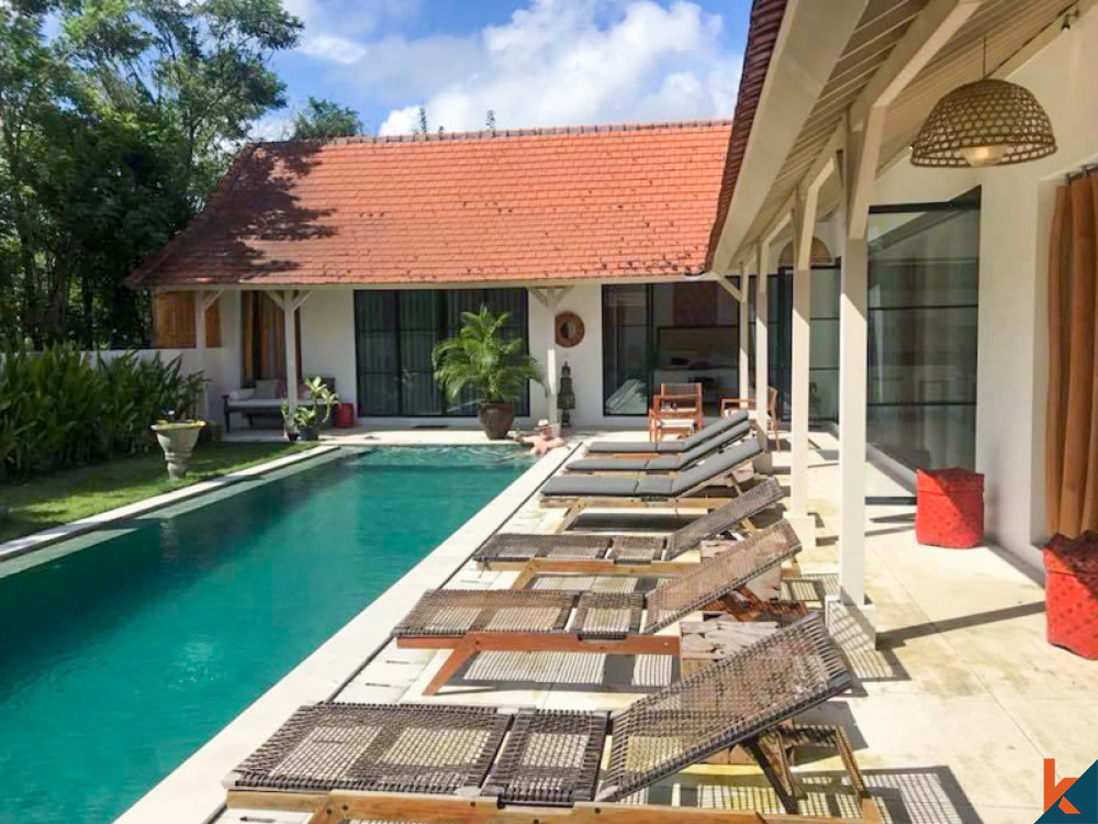 Tropical Four Bedrooms Villa for Lease in Berawa