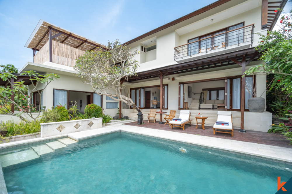 Belle villa de trois chambres en pleine propriété à vendre à Pecatu