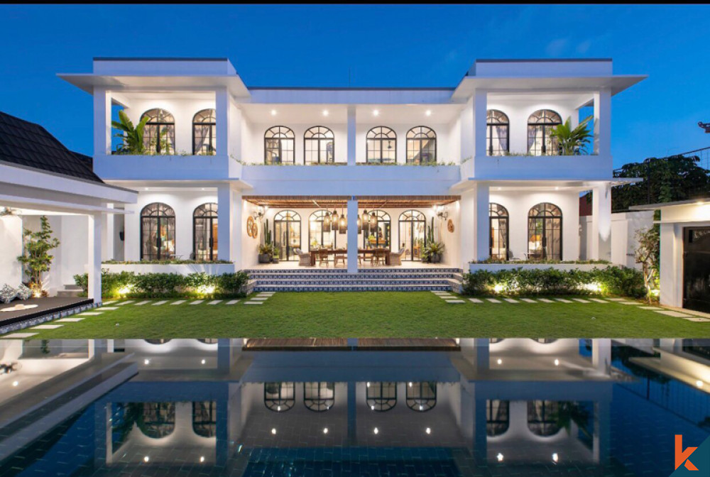 Villa Mewah Modern yang Menakjubkan untuk Sewa Jangka Panjang di Pererenan