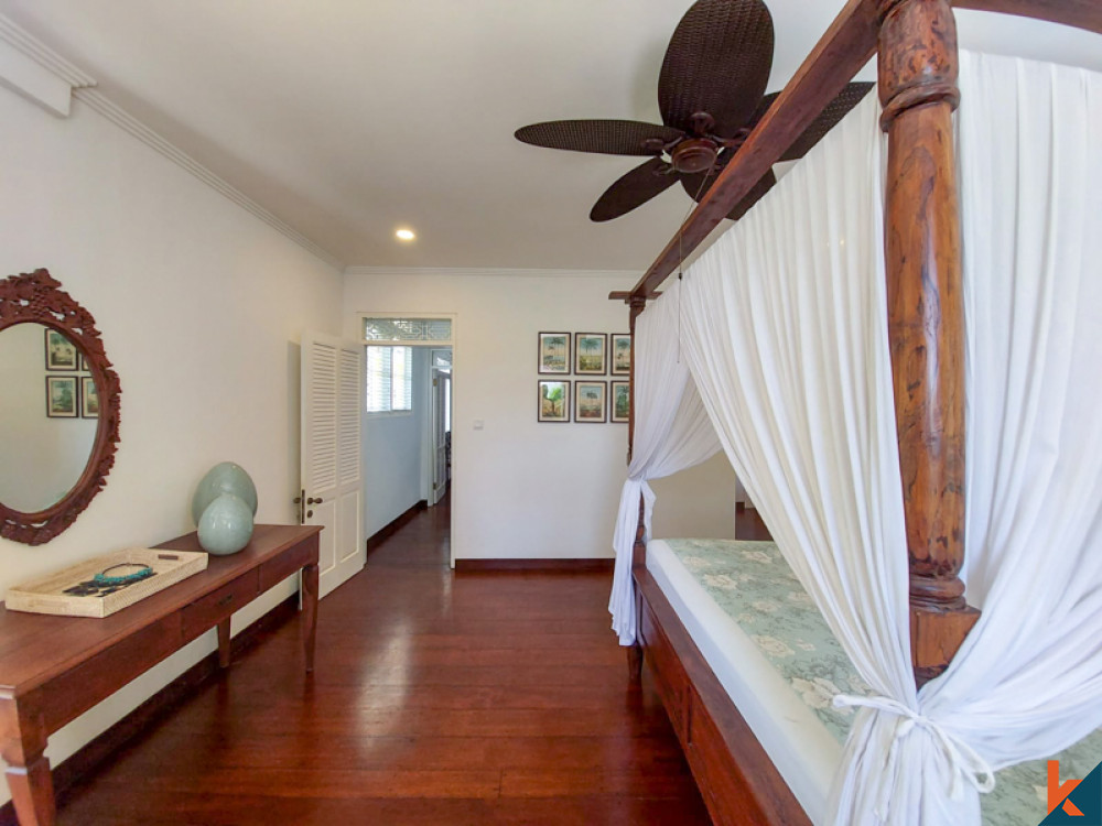 Chic Three Bedrooms Colonial Villa for Lease in Seminyak