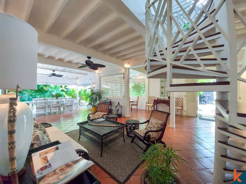 Chic Three Bedrooms Colonial Villa for Lease in Seminyak