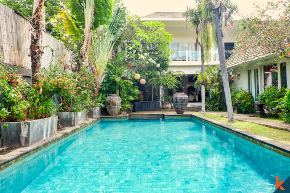 Villa Indah untuk Disewakan di Lokasi Utama Seminyak