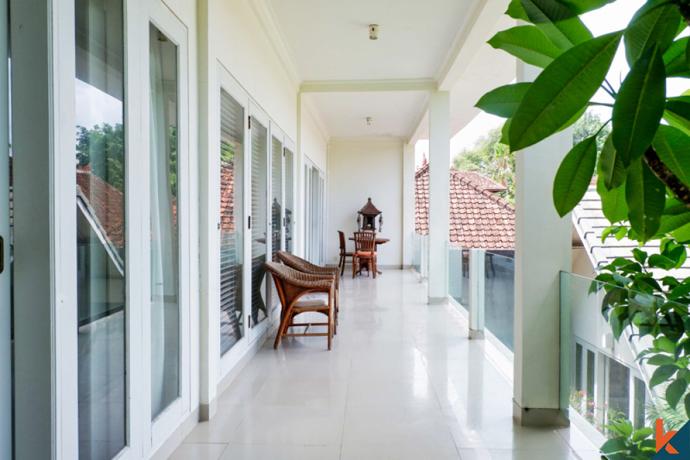 Villa Indah untuk Disewakan di Lokasi Utama Seminyak