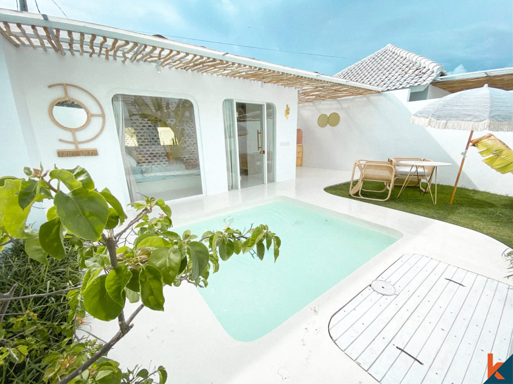 Dijual Villa Tropis 6 Kamar Tidur yang Bagus di Prime Batu Bolong