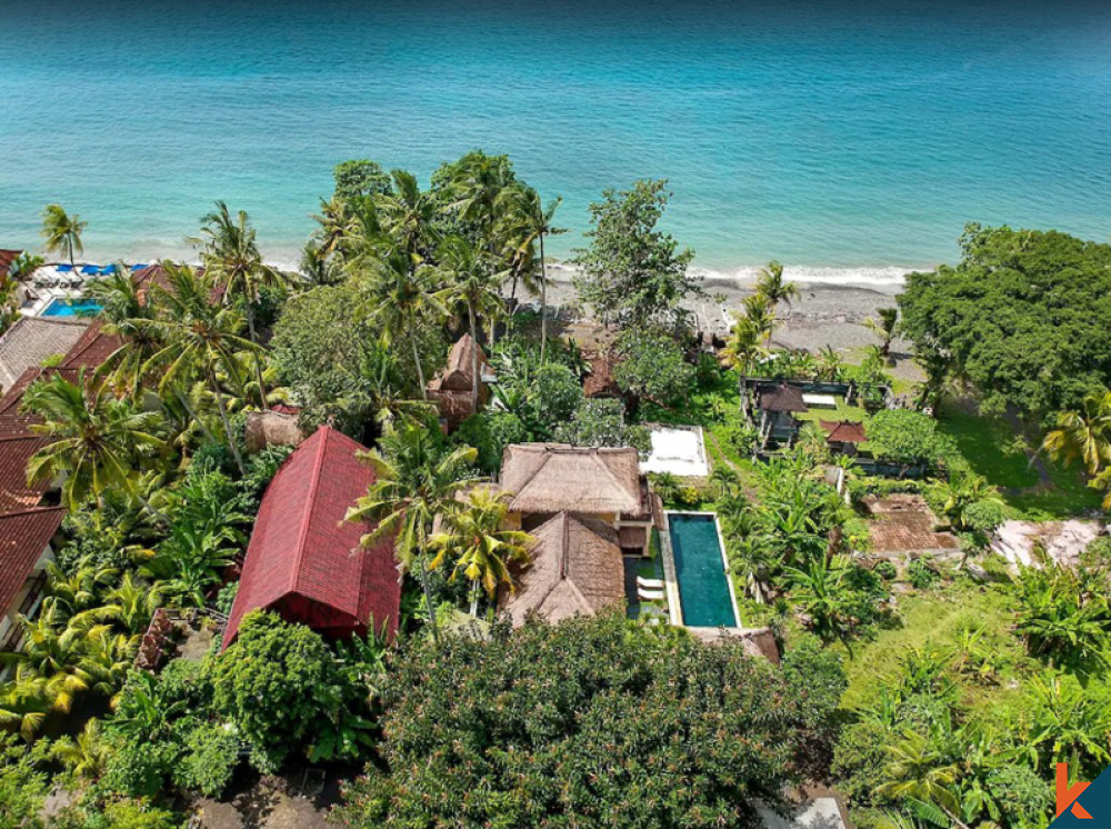 Beachfront Three Bedrooms Villa for Sale in Candidasa