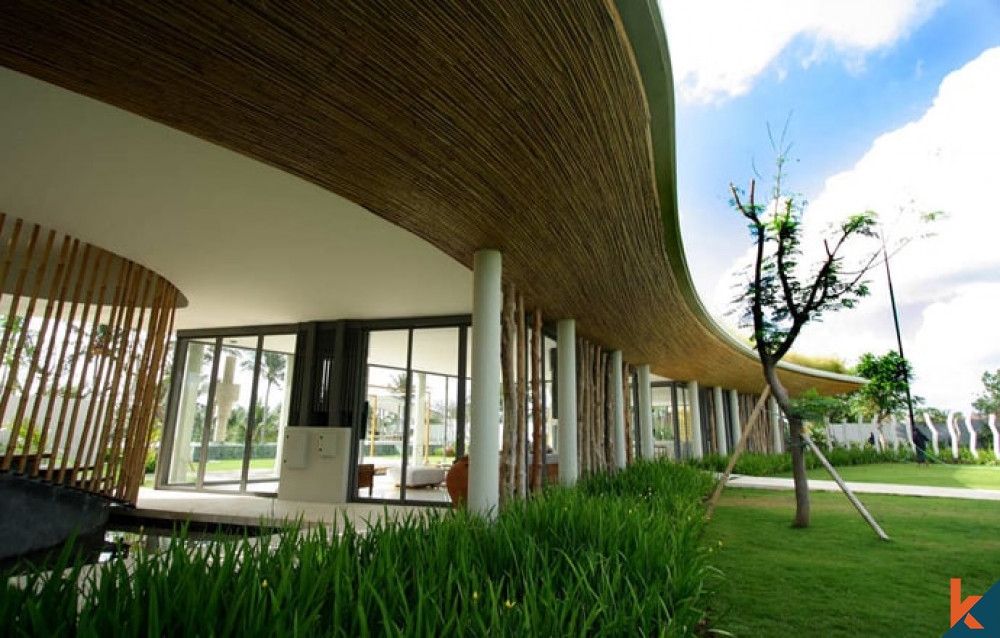 Villa exclusive et luxueuse avec cour massive à Kayu Tulang à vendre