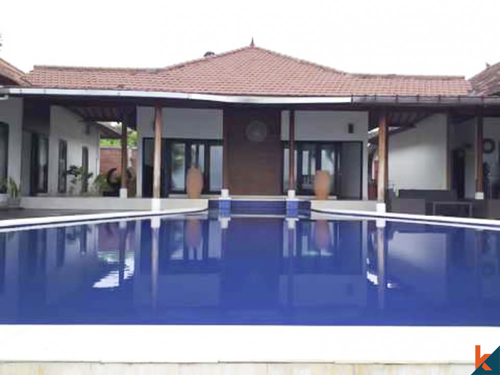 Five Bedrooms Villa With Spacious Land for Sale in Lovina