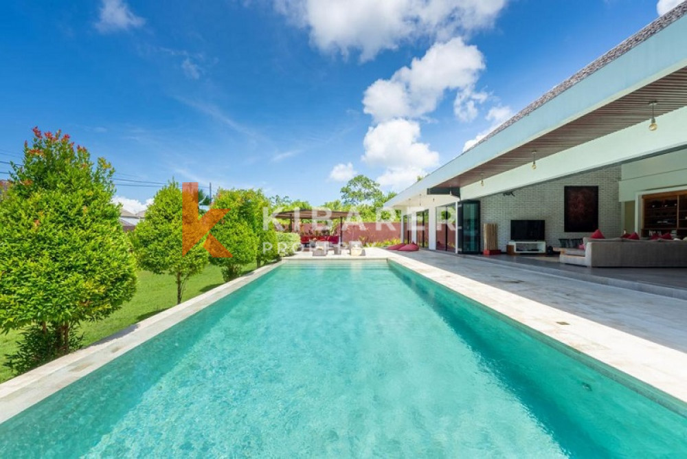Amazing Four Bedroom Enclosed Living Villa in Ungasan (Available 5th January)