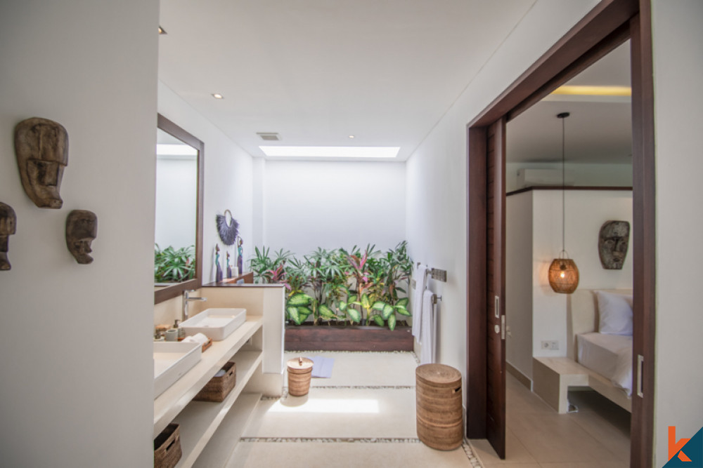 Luxury Three Bedrooms Villa With Rice Field View and Five Star Amenities