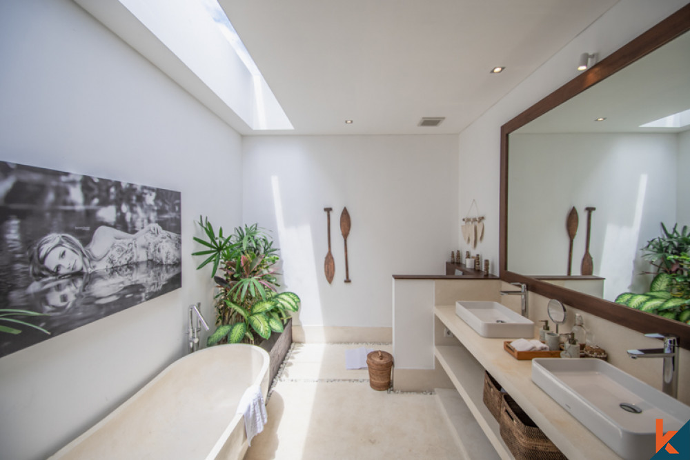 Luxury Three Bedrooms Villa With Rice Field View and Five Star Amenities