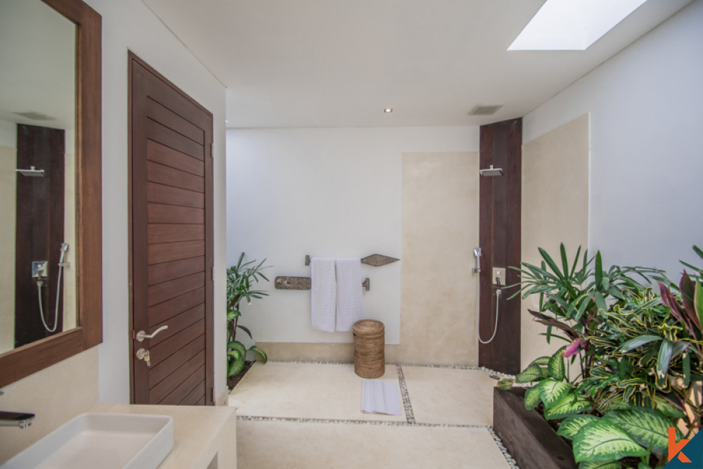 Luxury Three Bedrooms Villa With Rice Field View and Five Star Amenities