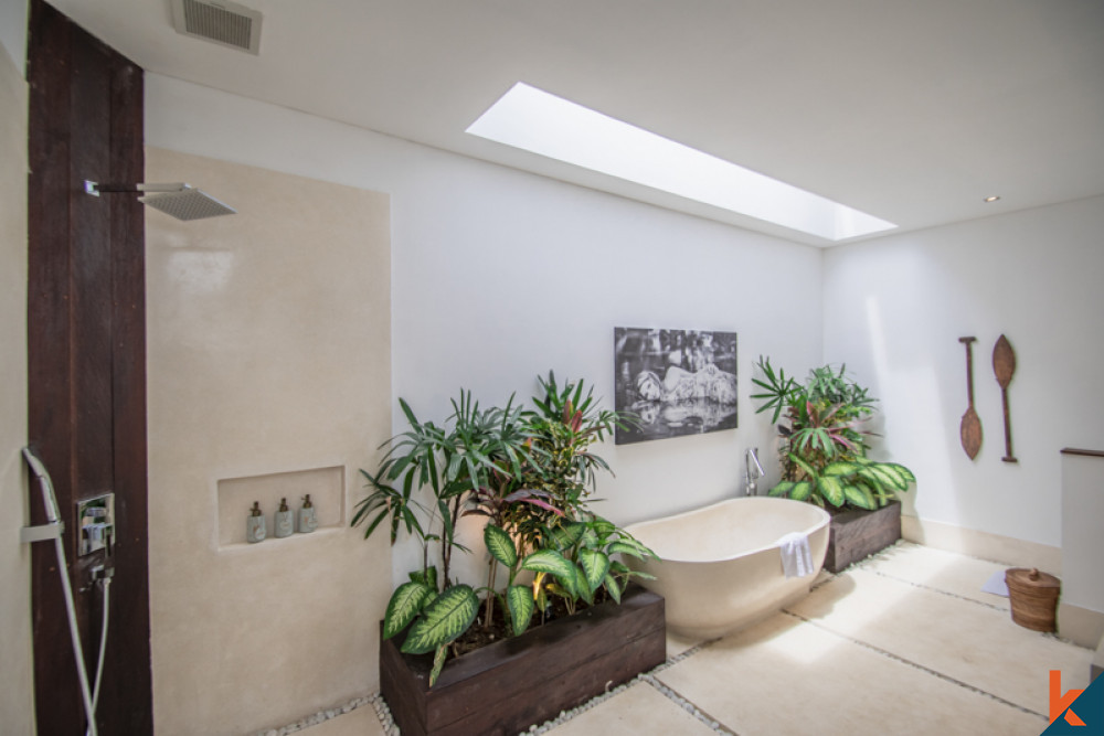 Luxury Three Bedrooms Villa With Rice Field View and Five Star Amenities