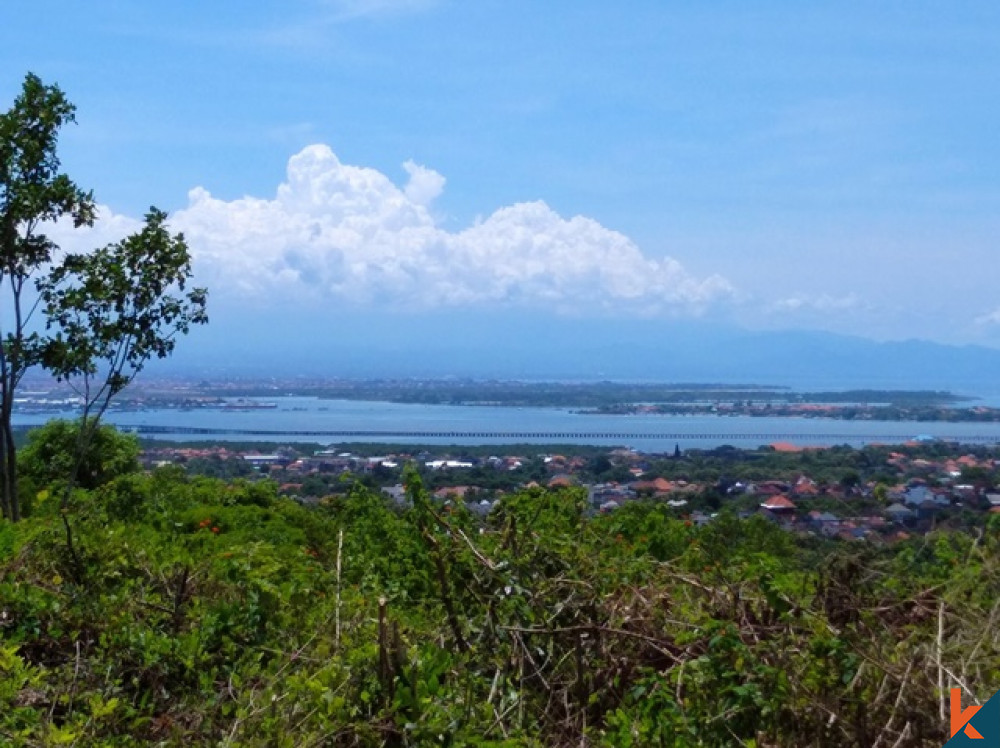 Belle colline avec vue sur Ungasan à vendre