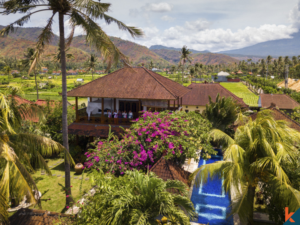 Villa traditionnelle de trois chambres à vendre près de la plage à Amed