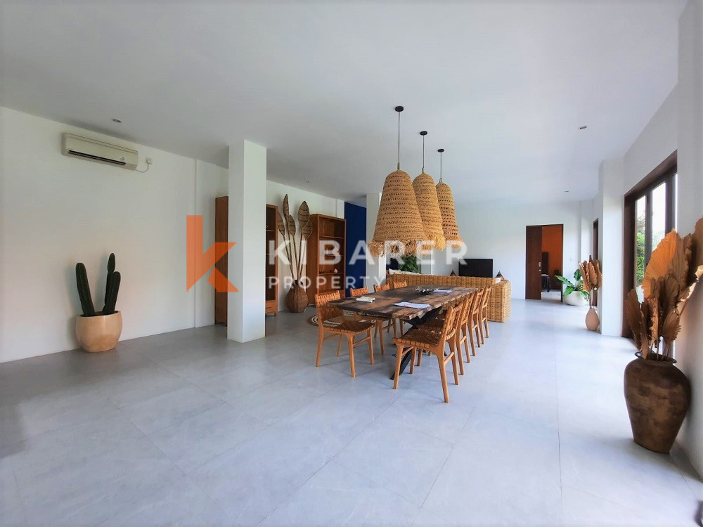 Amazing Design Four Bedrooms Enclosed Living Villa In Kayu tulang-Canggu